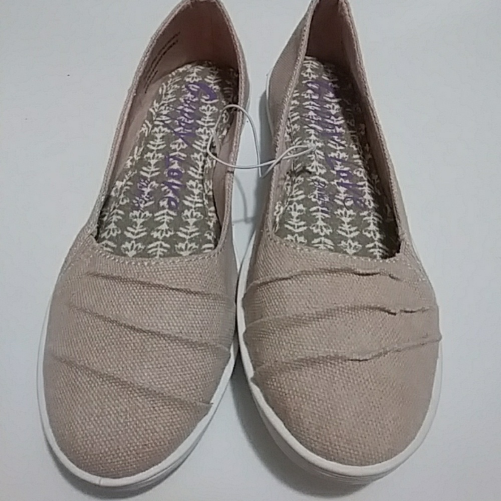 Blowfish by Malibu ladies slip on shoes